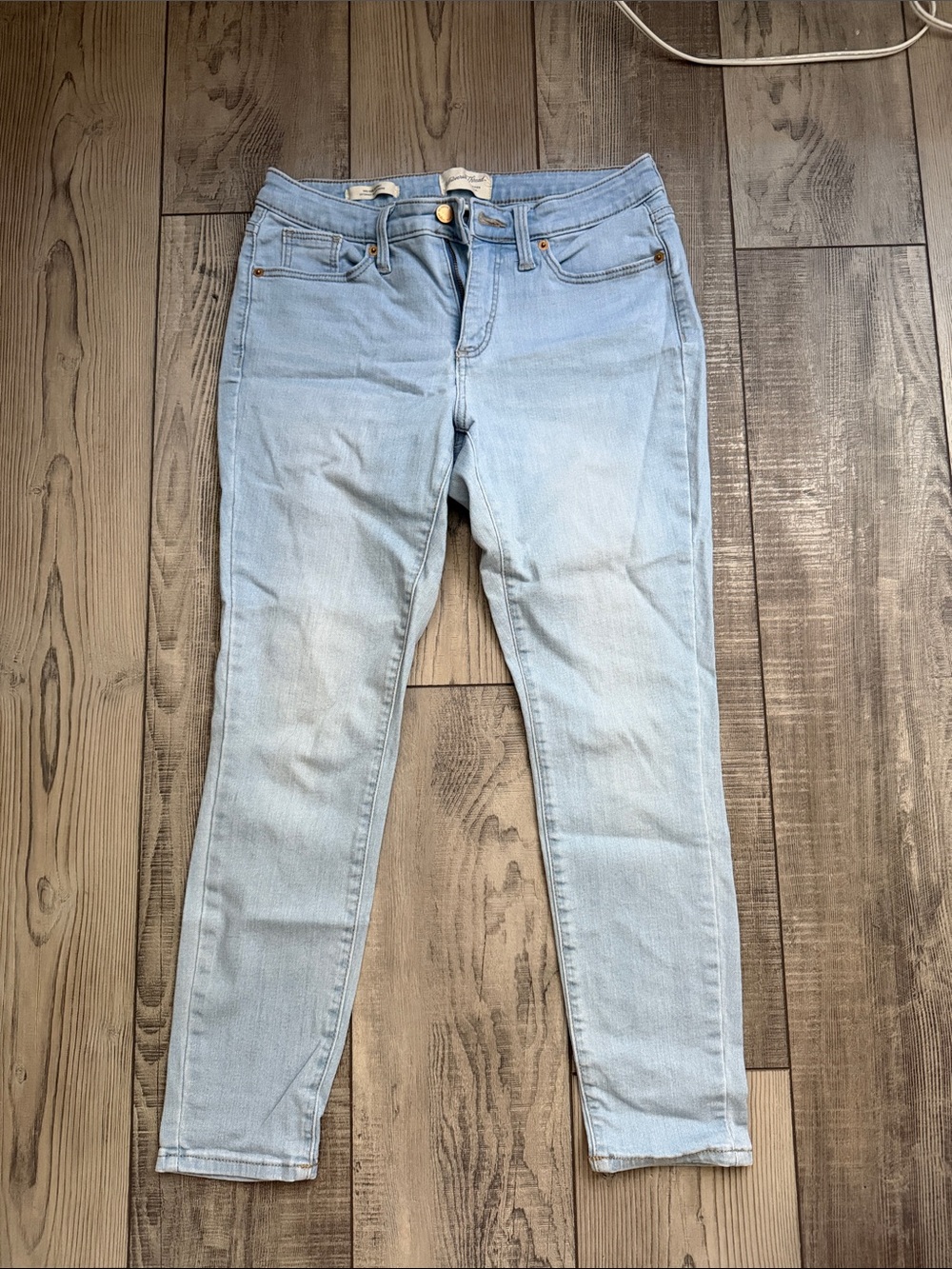Universal Thread Light Wash Skinny Jeans